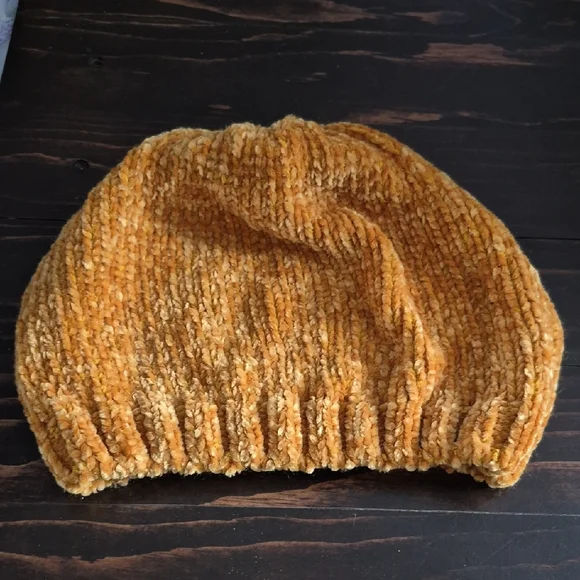 Hat - Picture 1 of 2